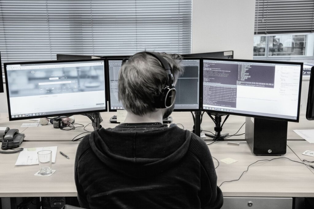 Aanpak personeelstekort in techniek en ICT: 123 miljoen voor betere samenwerking beroepsonderwijs en bedrijfsleven