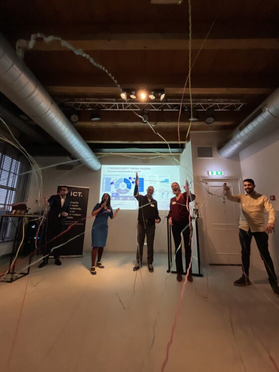 v.l.n.r. Abdel Taibi, Alejandra Reynaldos, Pascal Hollman, Sonja Kleter en Wazir Sahebali